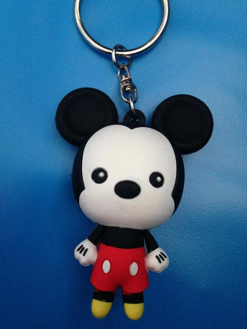 Porte clés disney disneyland paris : Mickey en relief 3D